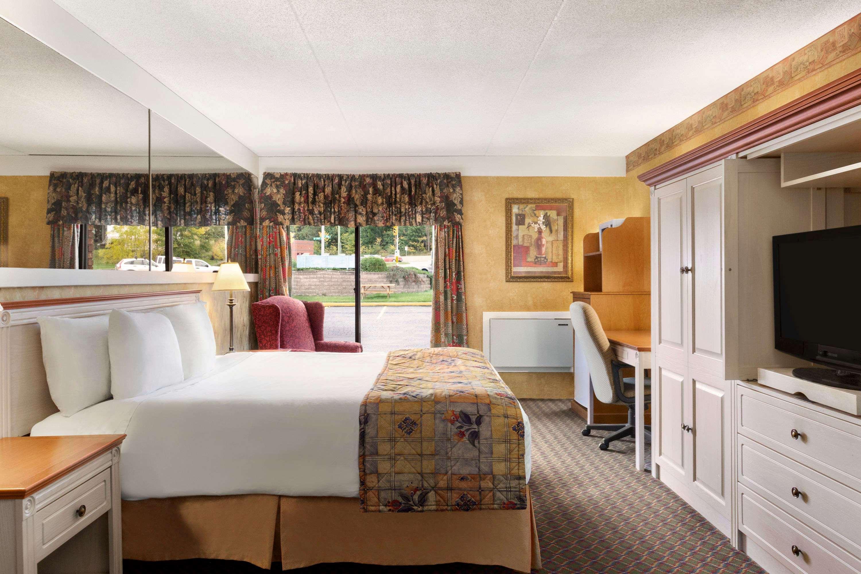 Travelodge By Wyndham Owen Sound On Bagian luar foto