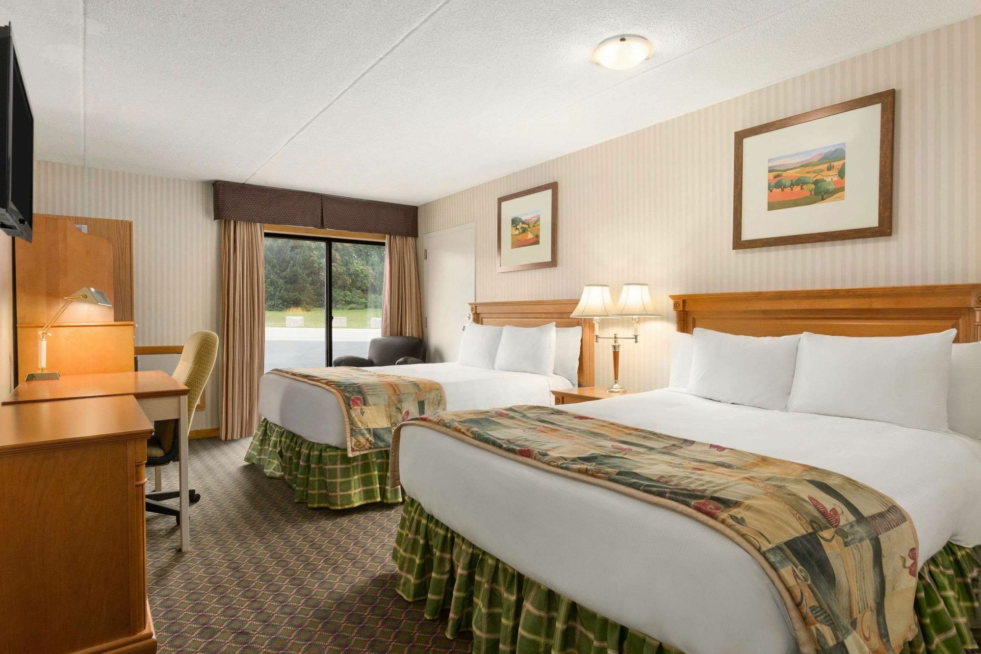 Travelodge By Wyndham Owen Sound On Bagian luar foto