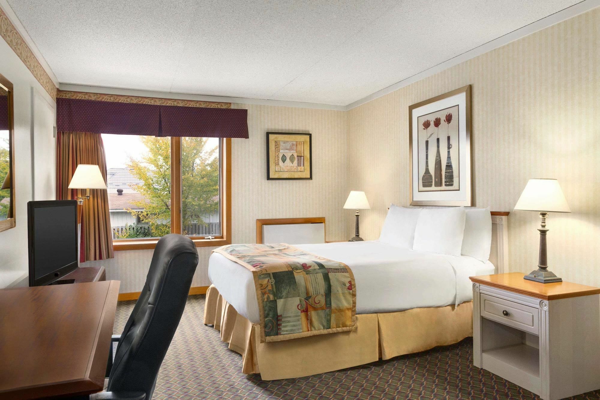 Travelodge By Wyndham Owen Sound On Bagian luar foto